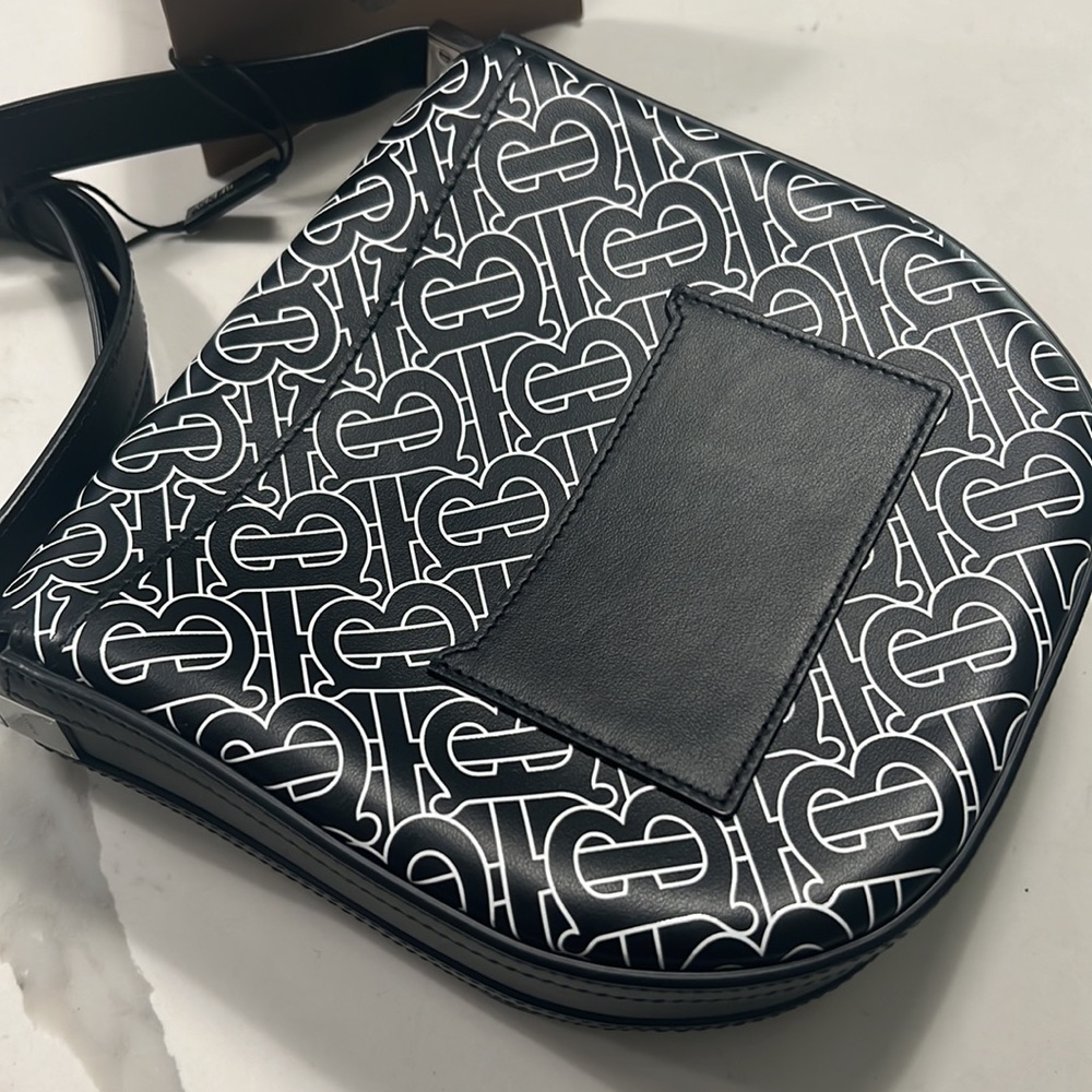 Burberry - Picture 6 of 12